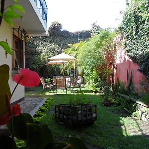 Casa Landivar Alojamento de Acomodação e Pequeno-almoço Antigua